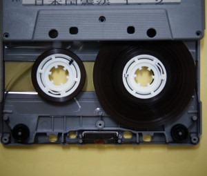 オーディオカセットテープ絡まり修復後